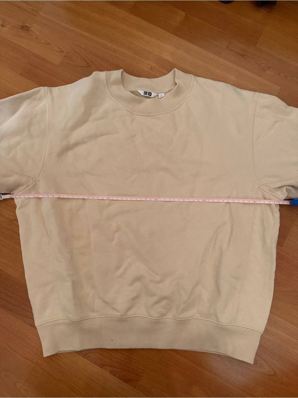 Uniqlo Cream Crewneck Sweatshirt - Picture 4 of 4